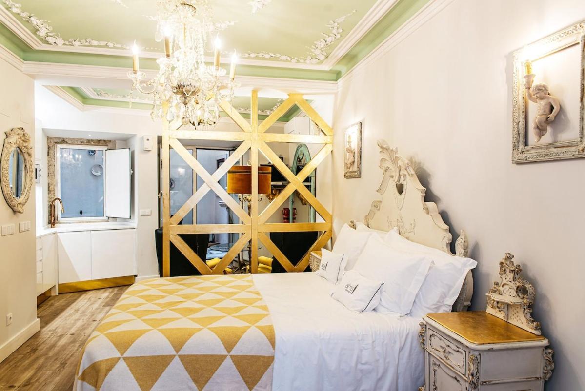 Exquisite With Patio Portuguese Soul Alfama 2p