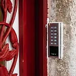 Exquisite Apartment With Patio Portuguese Soul Alfama 2P