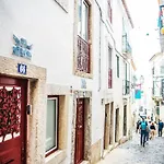 Exquisite Apartment With Patio Portuguese Soul Alfama 2P