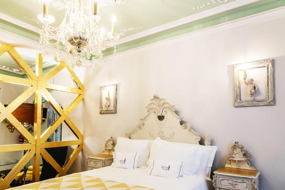 Exquisite With Patio Portuguese Soul Alfama 2p *